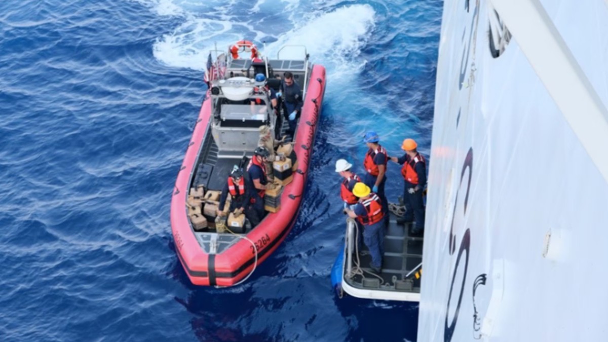 Coast Guard Crew Offloads Over 33,000 Pounds of Seized Cocaine in San Diego
