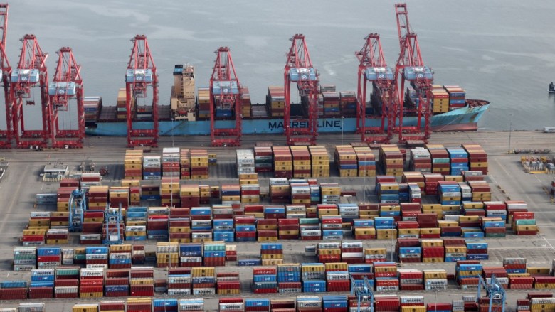 Containers unloaded at Port of Long Beach