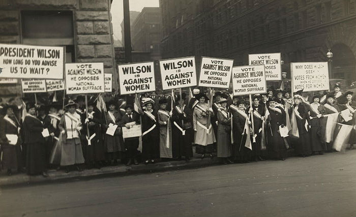 Suffragists protest in 1916